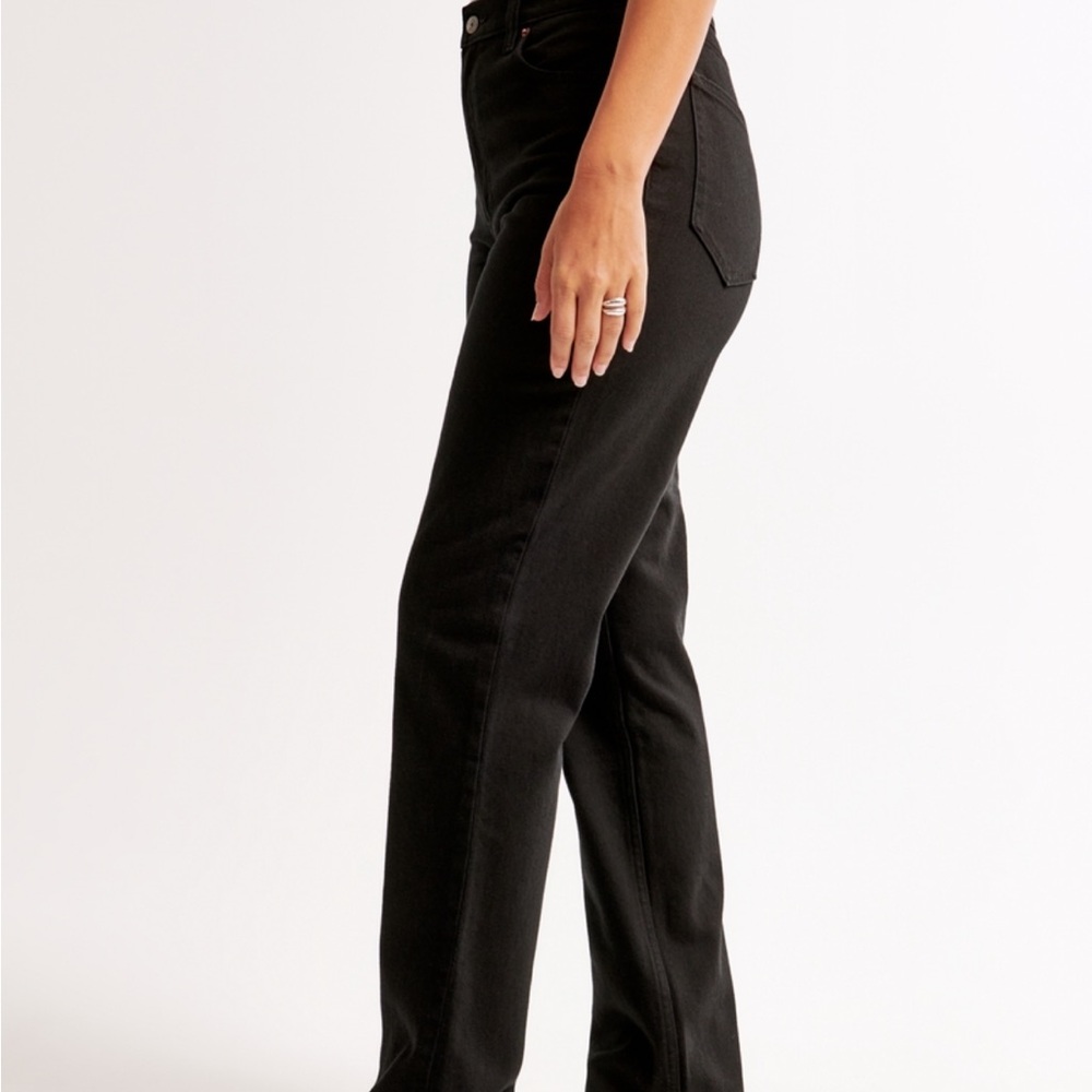 Curve Love Ultra High Rise 90s
Straight Jean Short